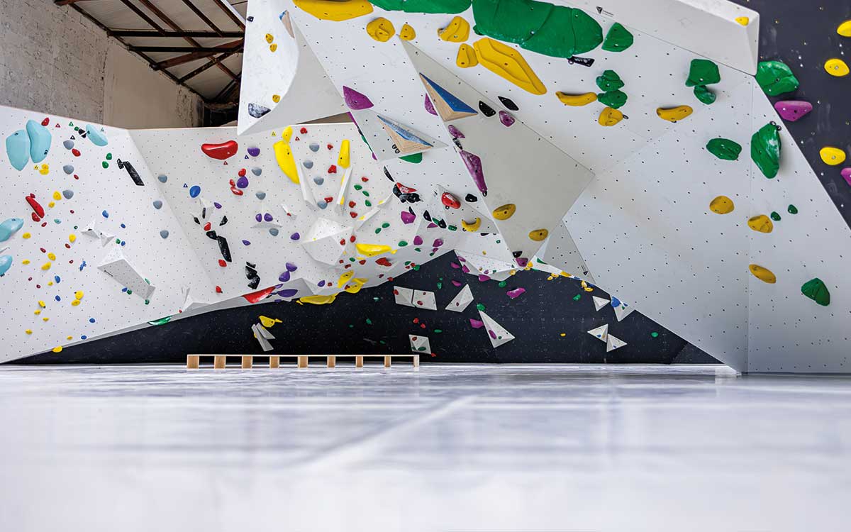 Großer abwechslungsreicher Boulderbereich