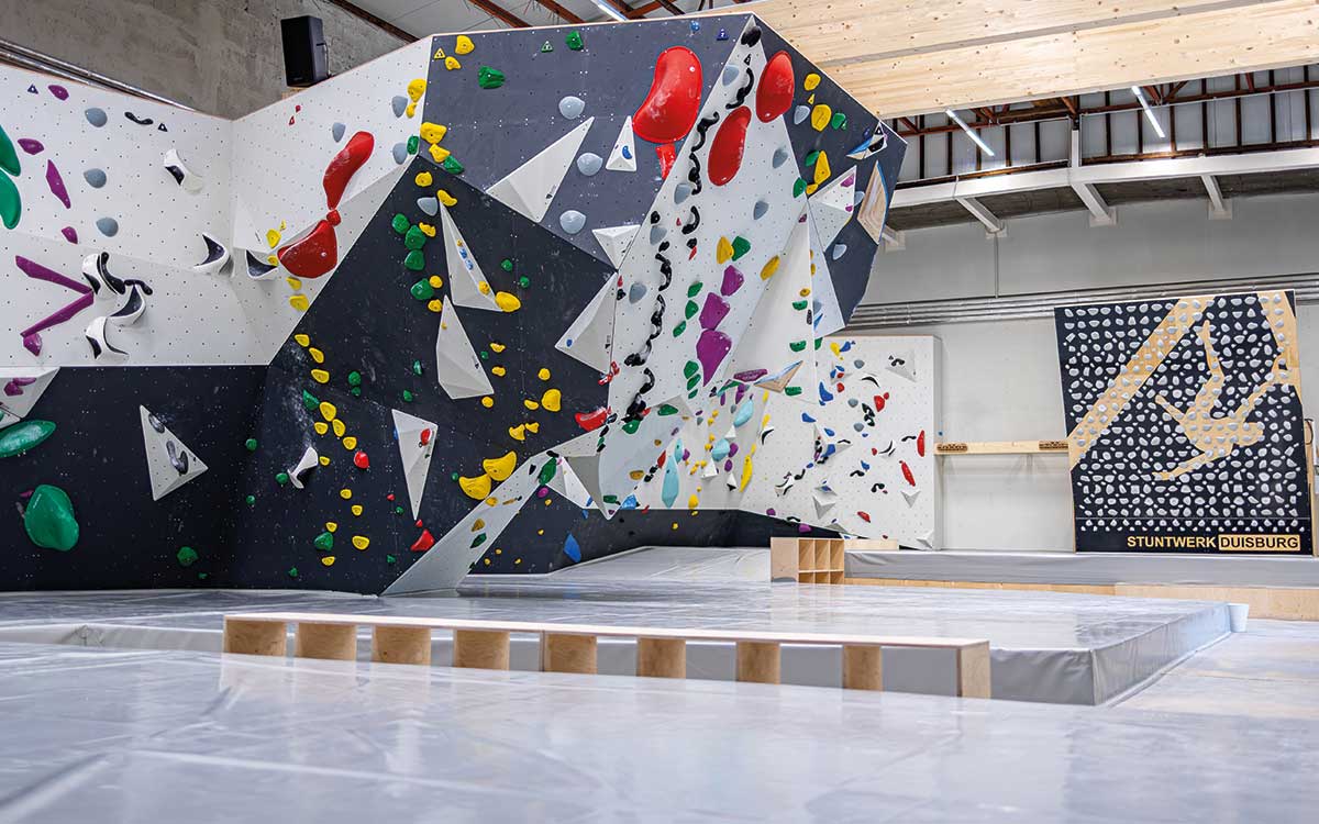 Großer abwechslungsreicher Boulderbereich