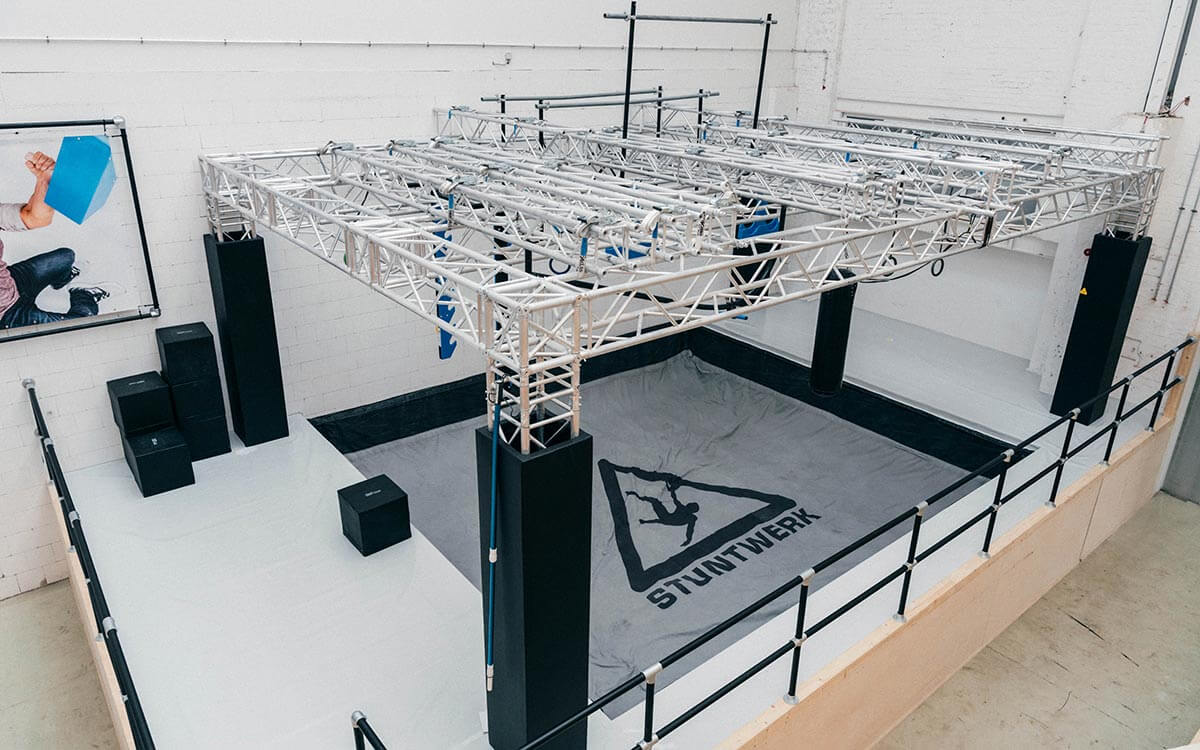 Ninjaframe mit vielen Obstacles und Luftkissen